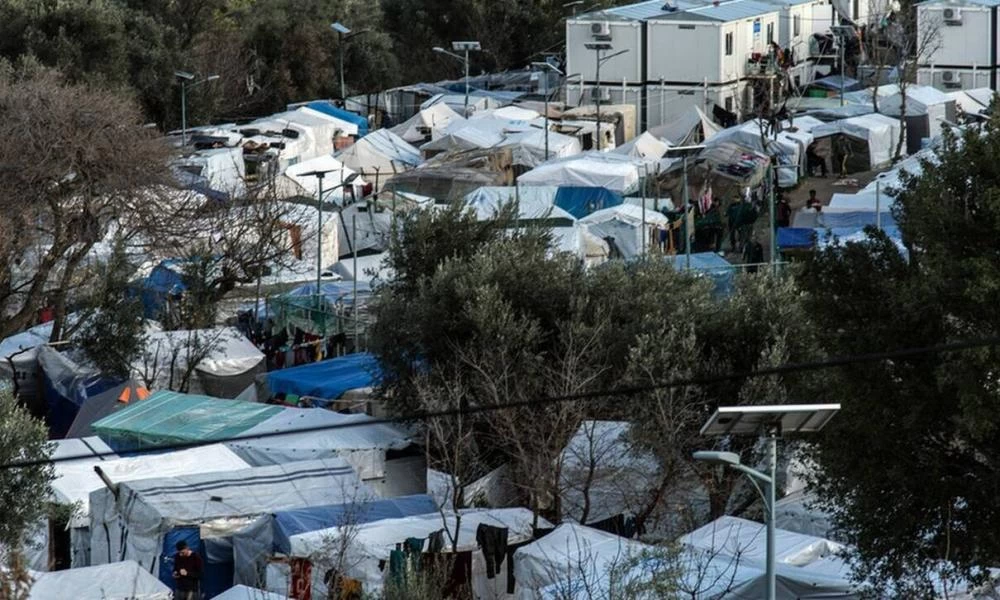 Έκτακτη σύσκεψη υπό τον Μηταράκη για τα κρούσματα στη ΒΙΑΛ Χίου